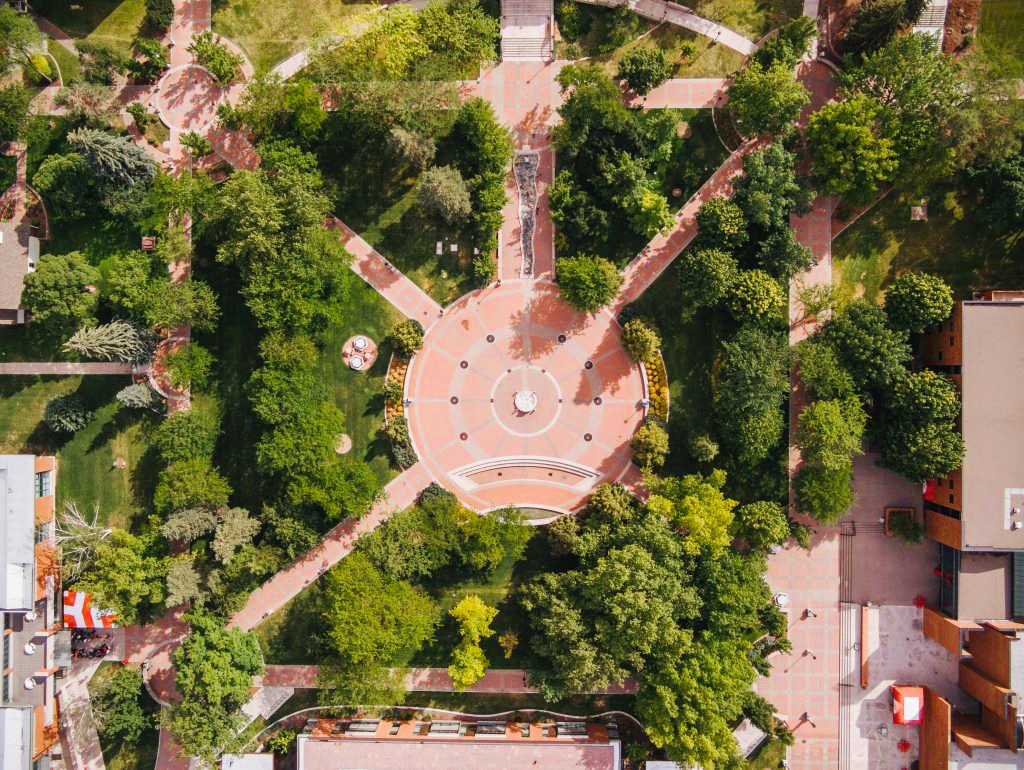 Picture of Eastern Washington University's campus quad from above.